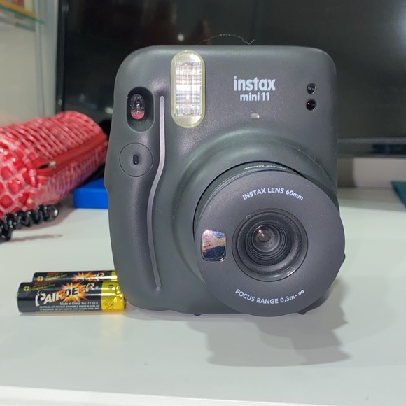 Instax Mini 11 Camera BLACK - Picture 4 of 5